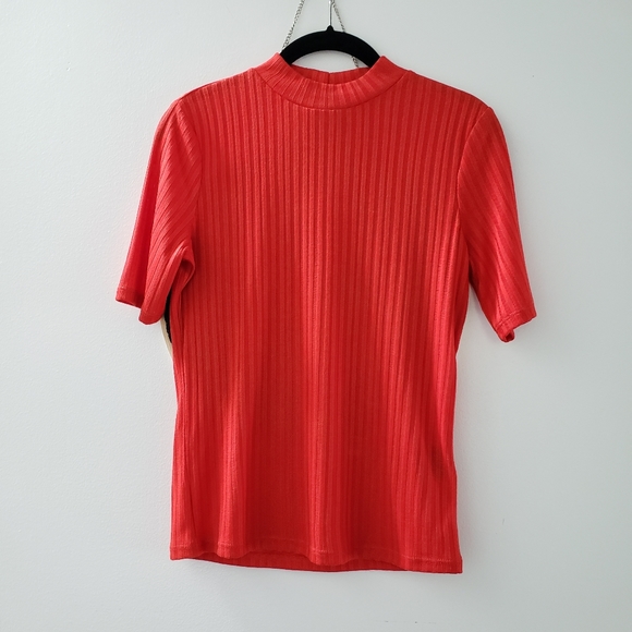 Red top - Picture 2 of 3